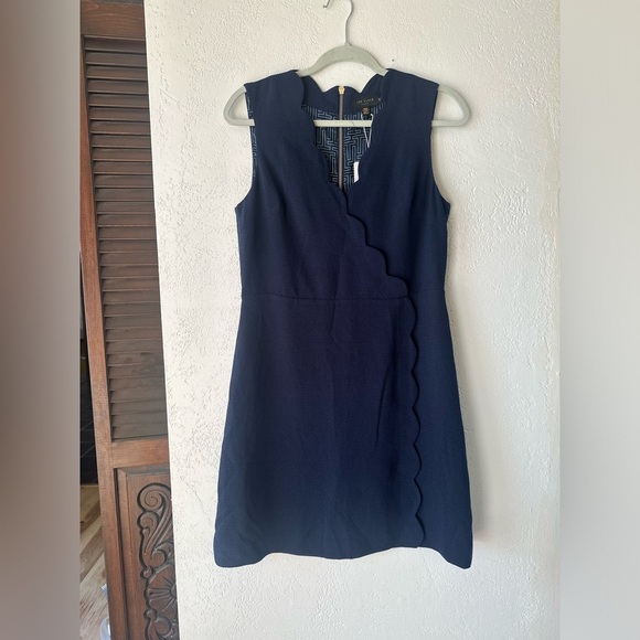 Ted Baker London Navy Scallop Trim V Neck Sheath Dress Sleeveless New - Picture 2 of 9